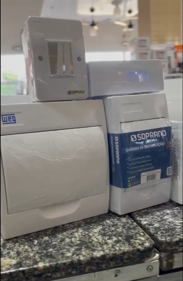 Quadros de distribuição Weg e Soprano